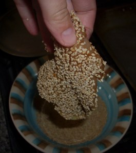 empanando en sésamo