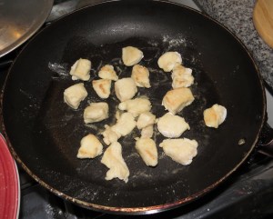 Salsa de pollo enharinado