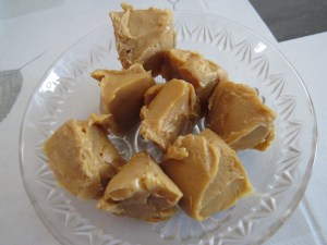 cubitos de dulce de leche y yogur