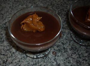 postre crema con  dulce de leche
