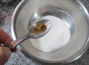 Magdalenas con baño de manteca, azúcar y canela