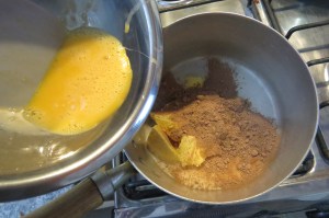 torta diabla con baño de chocolate