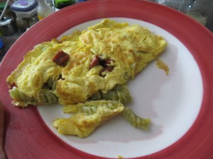 omelette de fideos y húngaras